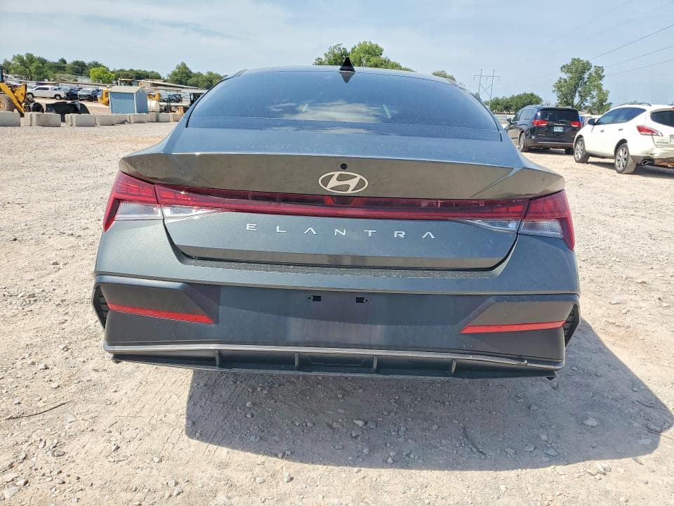 2025 HYUNDAI ELANTRA SEL 6