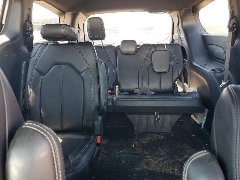 2023 CHRYSLER PACIFICA TOURING L 10