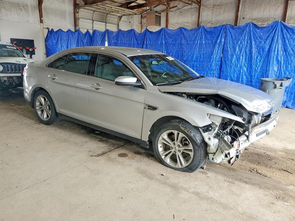 2017 FORD TAURUS SEL 4