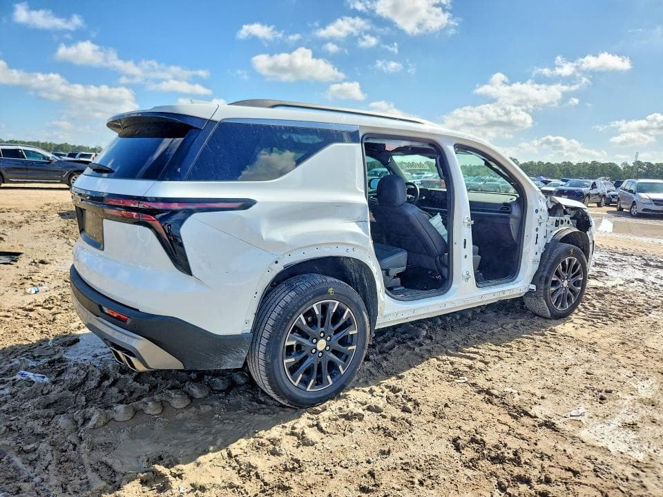 2025 CHEVROLET TRAVERSE LT 3