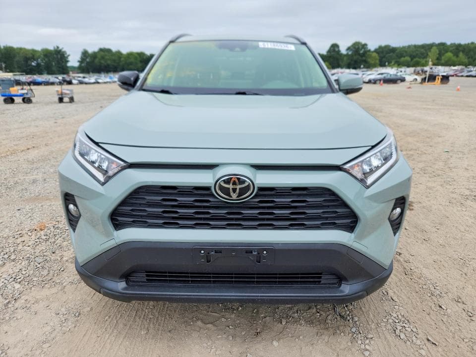 2019 TOYOTA RAV4 XLE 5