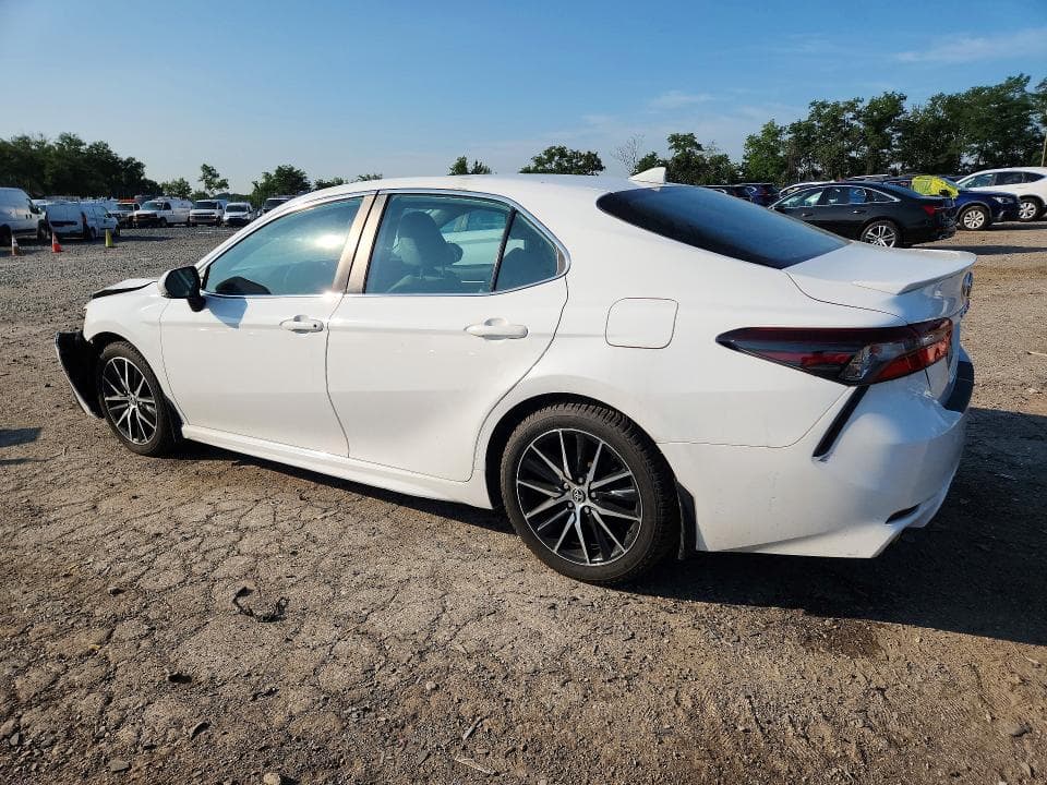 2022 TOYOTA CAMRY HYBRID SE 2