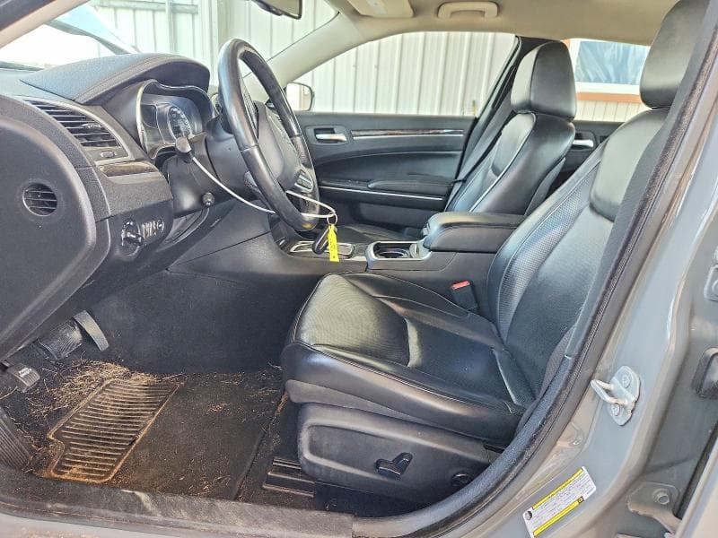 2019 CHRYSLER 300 LIMITED 7