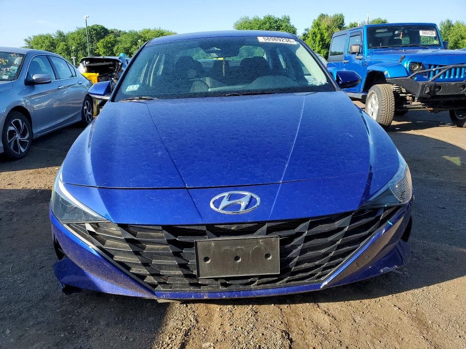 2022 HYUNDAI ELANTRA SE 5