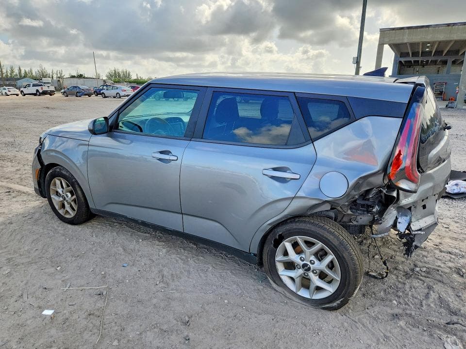 2023 KIA SOUL LX 2