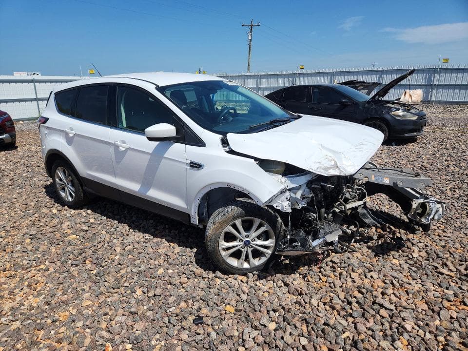 2017 FORD ESCAPE SE 4