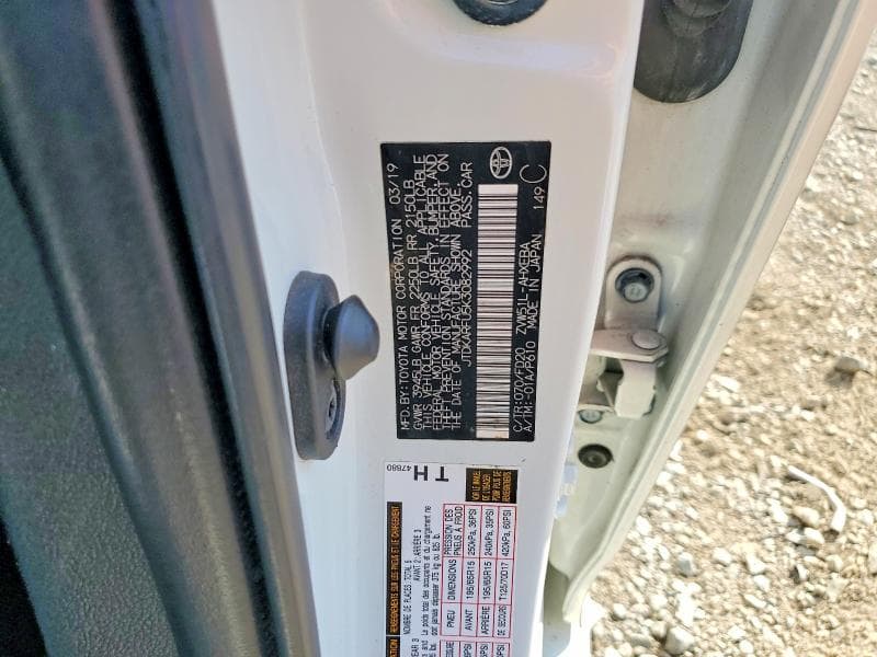 2019 TOYOTA PRIUS LE 12