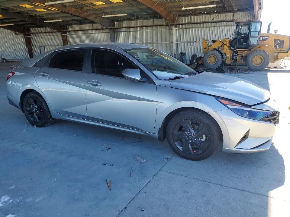 2023 HYUNDAI ELANTRA SEL 4