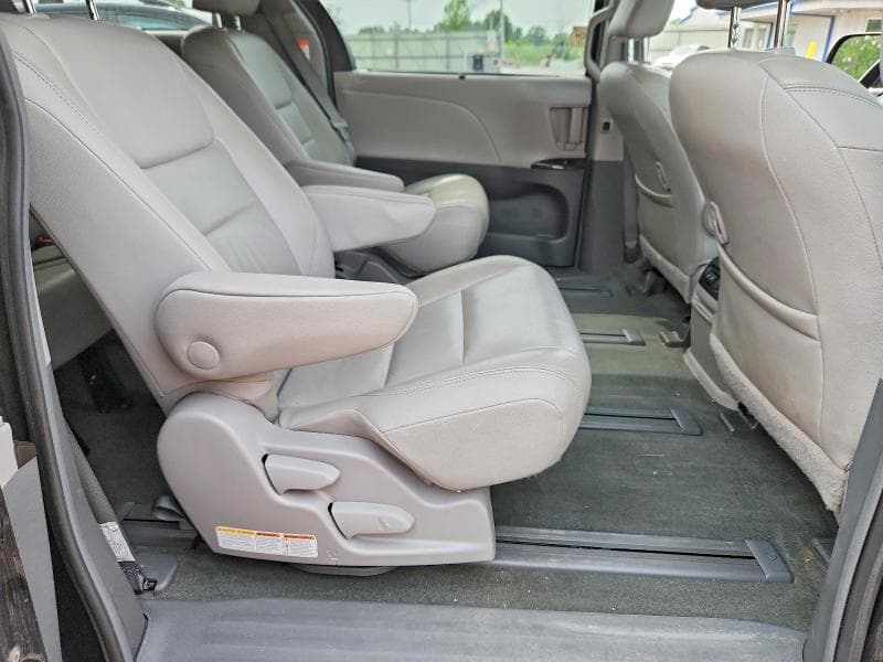 2018 TOYOTA SIENNA XLE 7-PASSENGER 11