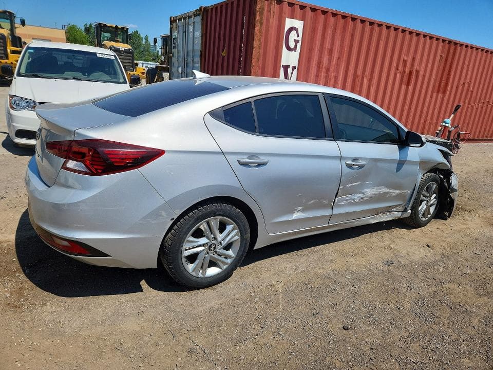 2019 HYUNDAI ELANTRA SE 3