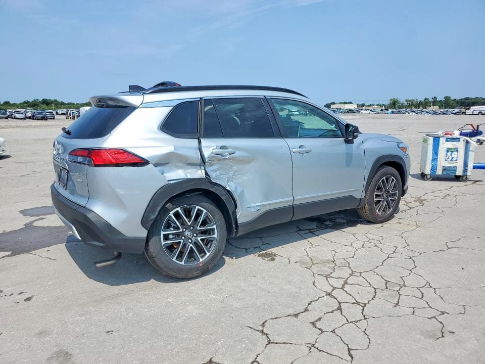 2026 TOYOTA COROLLA CROSS XLE 3