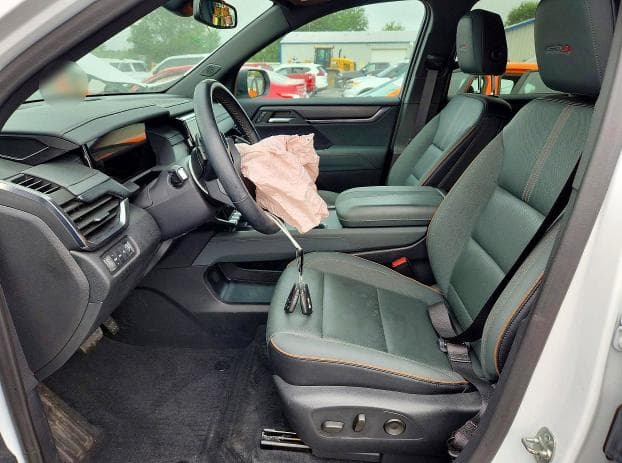 2024 GMC ACADIA AT4 7