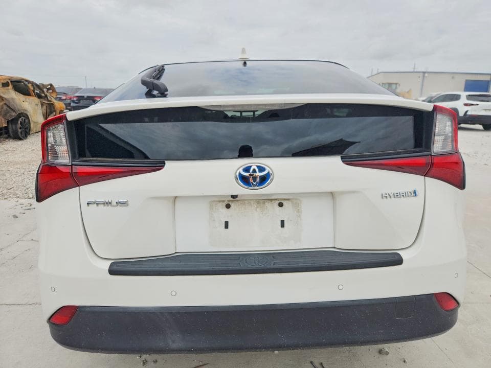 2020 TOYOTA PRIUS LE 6