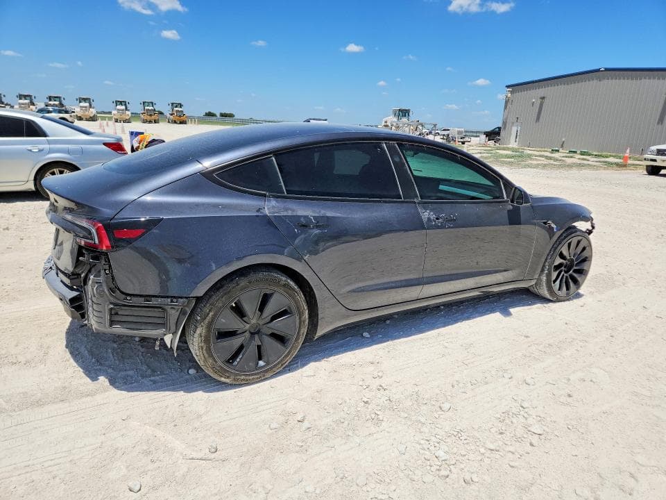 2025 TESLA MODEL 3 3