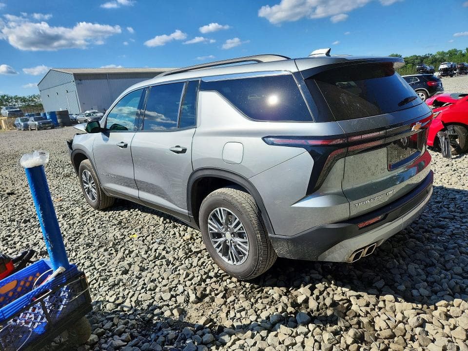 2025 CHEVROLET TRAVERSE LT 2