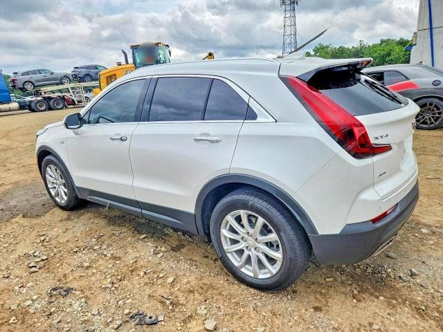 2023 CADILLAC XT4 LUXURY 2