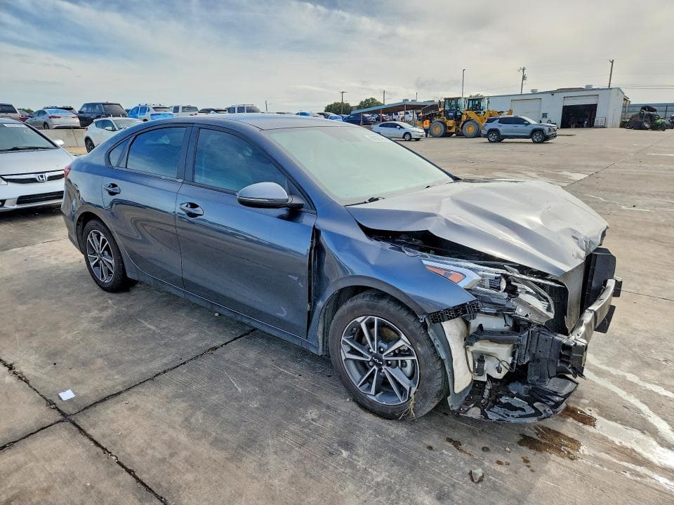 2022 KIA FORTE LXS 4