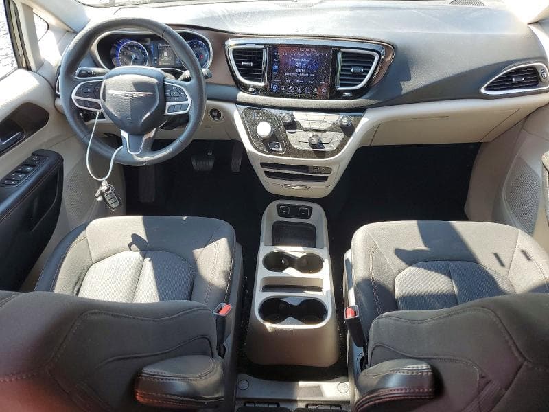 2017 CHRYSLER PACIFICA TOURING 8