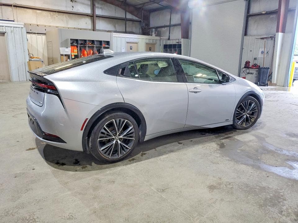 2024 TOYOTA PRIUS XLE 3