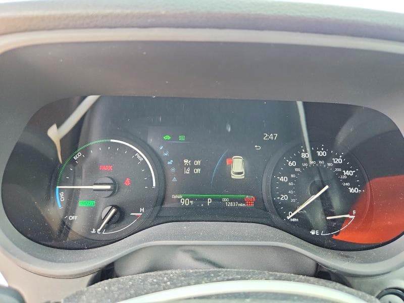 2025 TOYOTA SIENNA LE 9