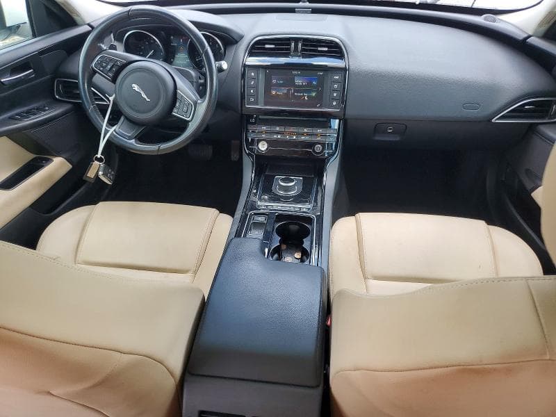 2018 JAGUAR XE 8