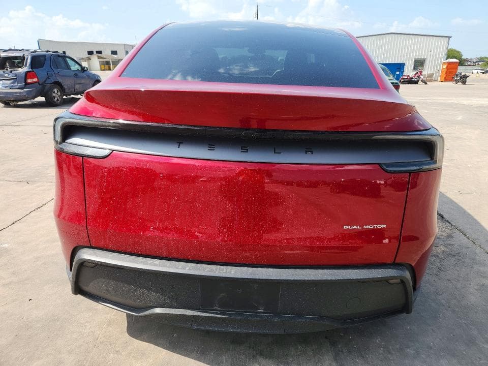 2026 TESLA MODEL  Y 6