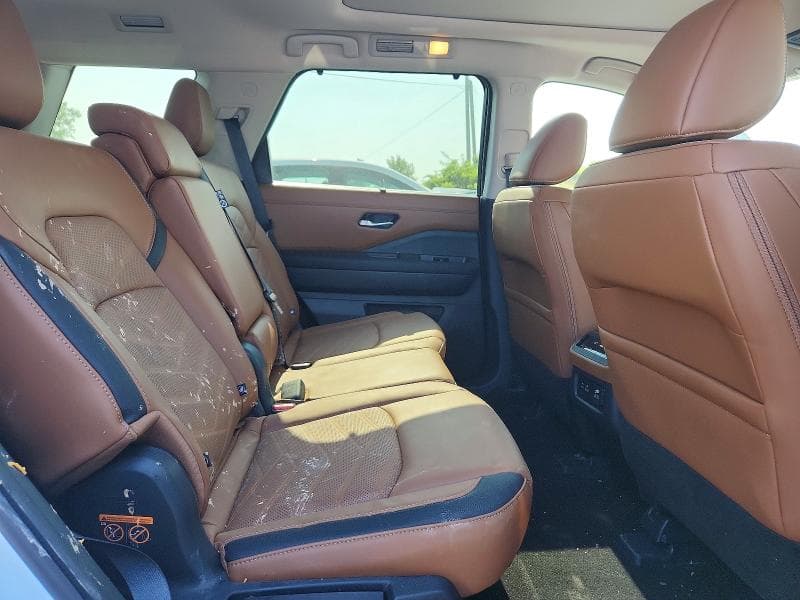 2025 NISSAN PATHFINDER PLATINUM 11