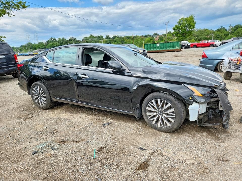 2023 NISSAN ALTIMA SV 4