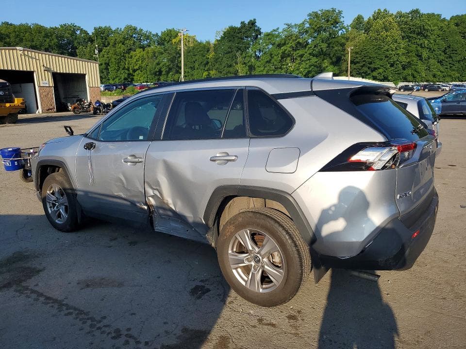 2025 TOYOTA RAV4 XLE 2