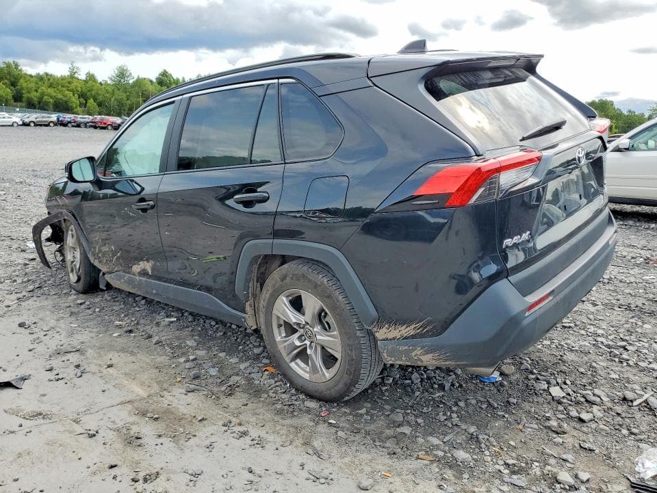 2025 TOYOTA RAV4 XLE 2