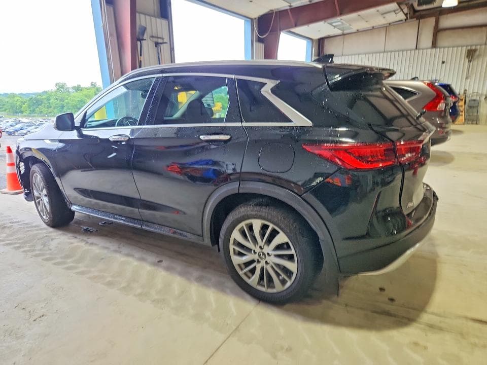 2023 INFINITI QX50 LUXE 2