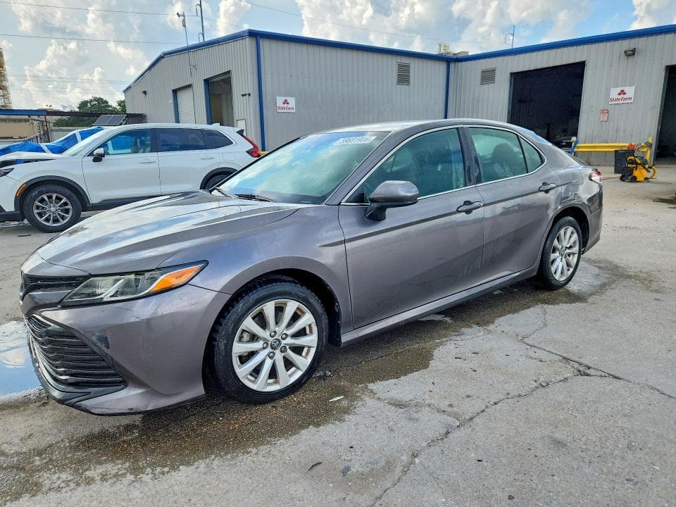 2018 TOYOTA CAMRY LE