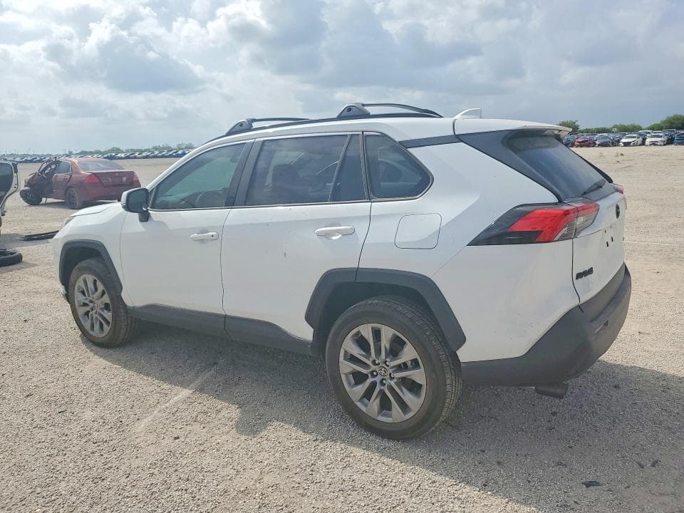 2025 TOYOTA RAV4 XLE PREMIUM 2