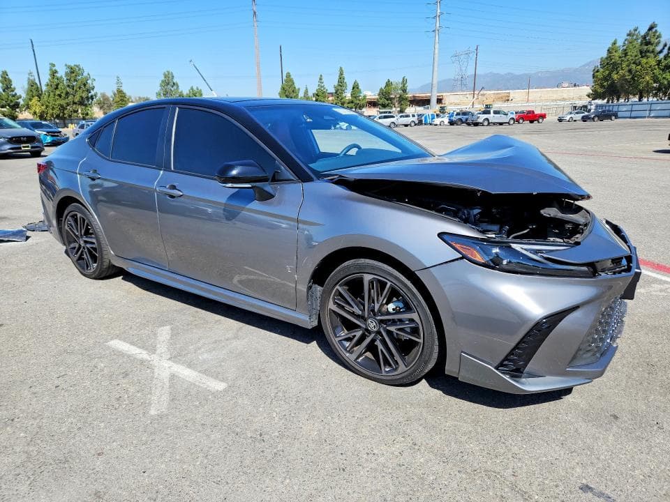 2025 TOYOTA CAMRY XSE 4