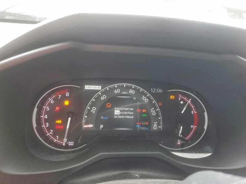 2025 TOYOTA RAV4 XLE 9