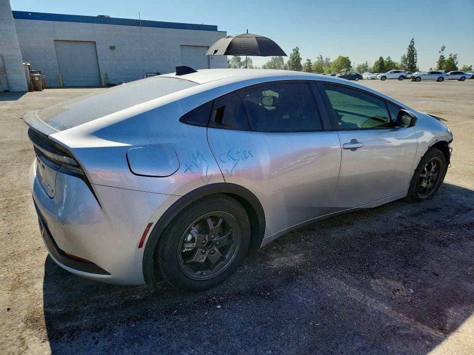2026 TOYOTA PRIUS PLUG-IN HYBRID SE 3