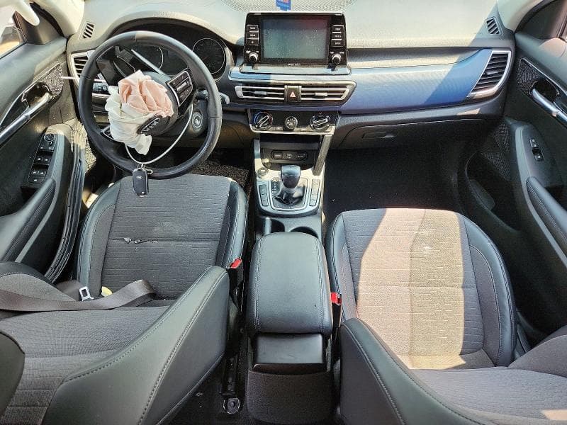2021 KIA SELTOS S 8