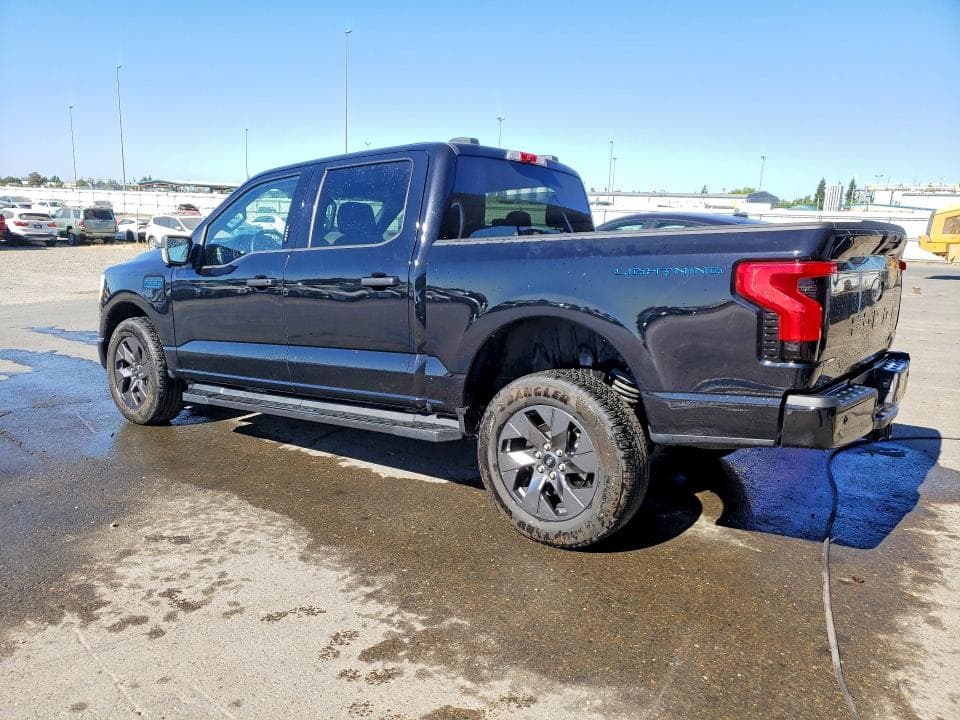 2024 FORD F150 LIGHTNING XLT 2