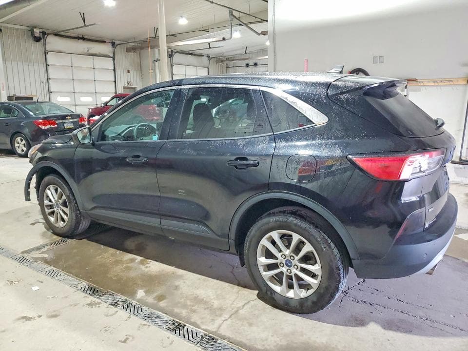 2022 FORD ESCAPE SE 2