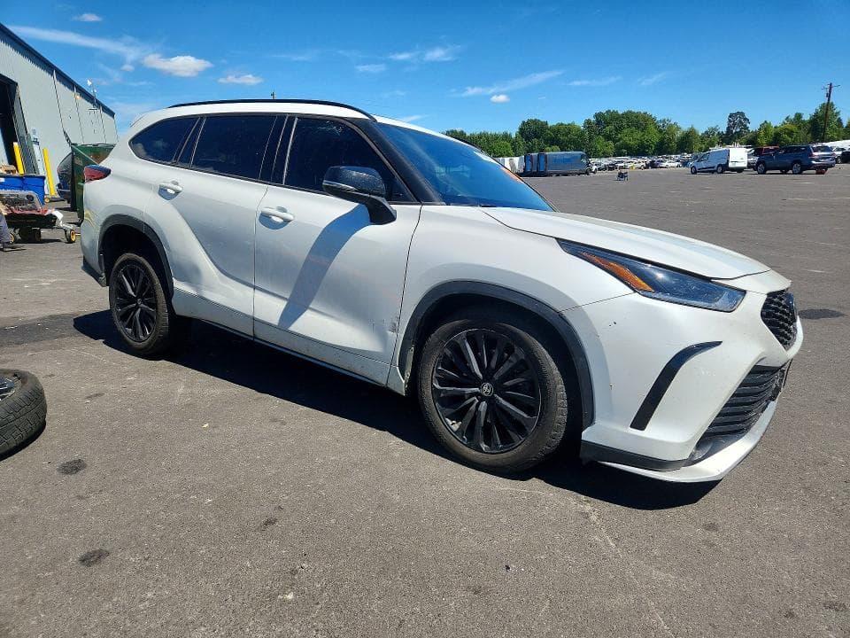 2023 TOYOTA HIGHLANDER XSE 4