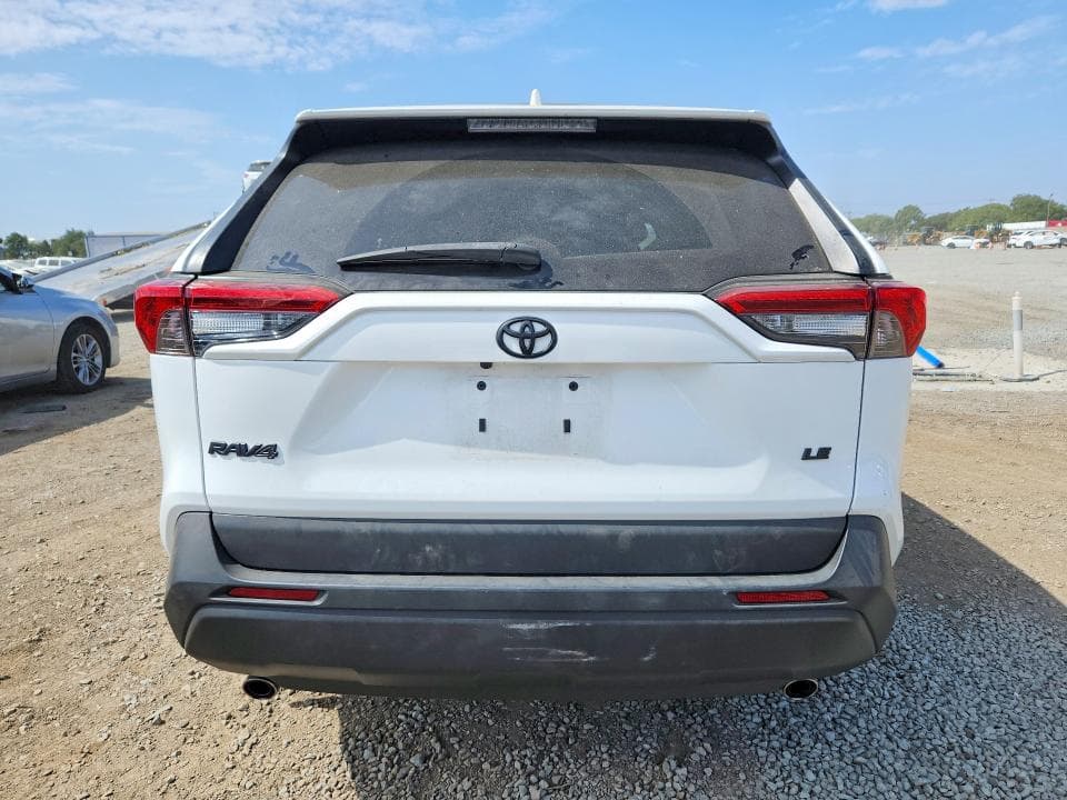 2020 TOYOTA RAV4 LE 6