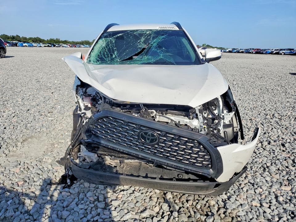 2024 TOYOTA COROLLA CROSS LE 5