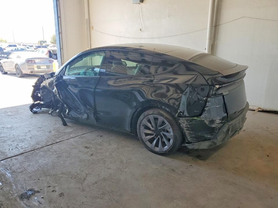 2026 TESLA MODEL Y 2