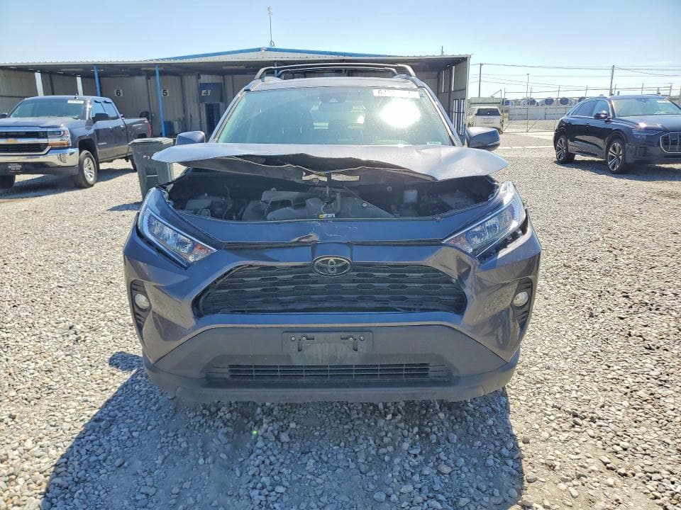 2019 TOYOTA RAV4 XLE 5
