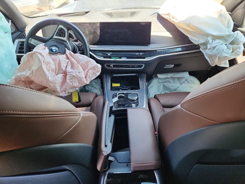 2026 BMW X5 XDRIVE50E 8