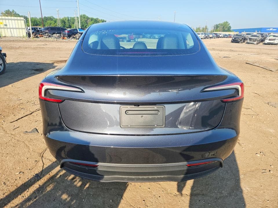 2026 TESLA MODEL 3 6