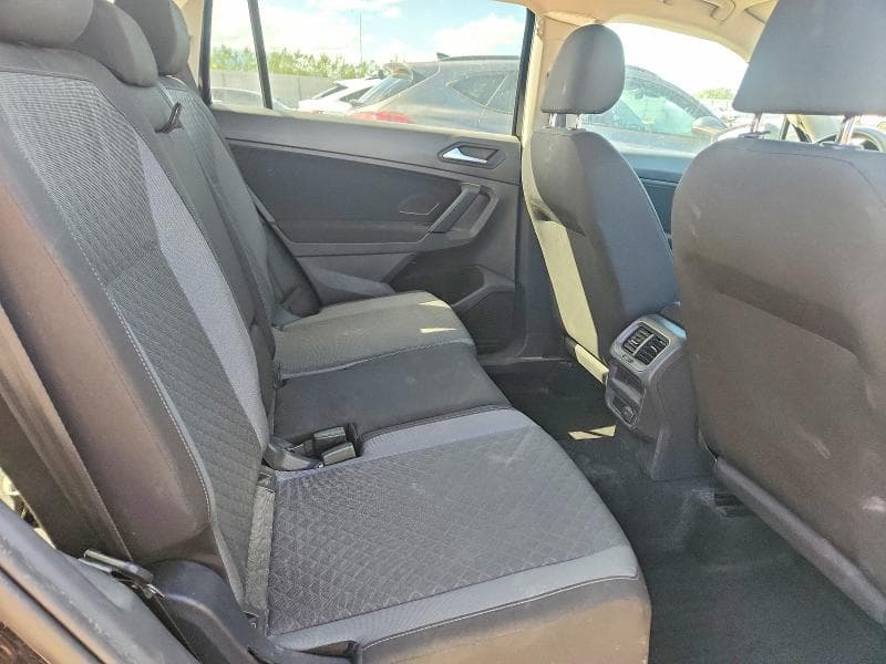 2019 VOLKSWAGEN TIGUAN S 11