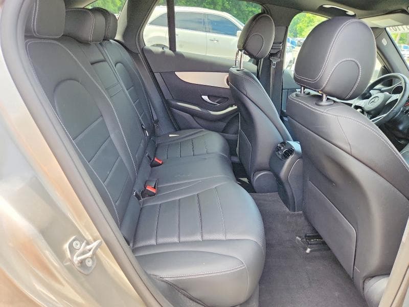 2019 MERCEDES-BENZ GLC 300 4MATIC 10