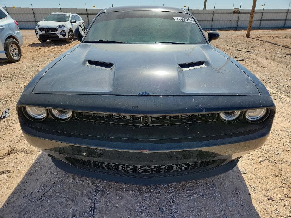 2022 DODGE CHALLENGER SXT 5