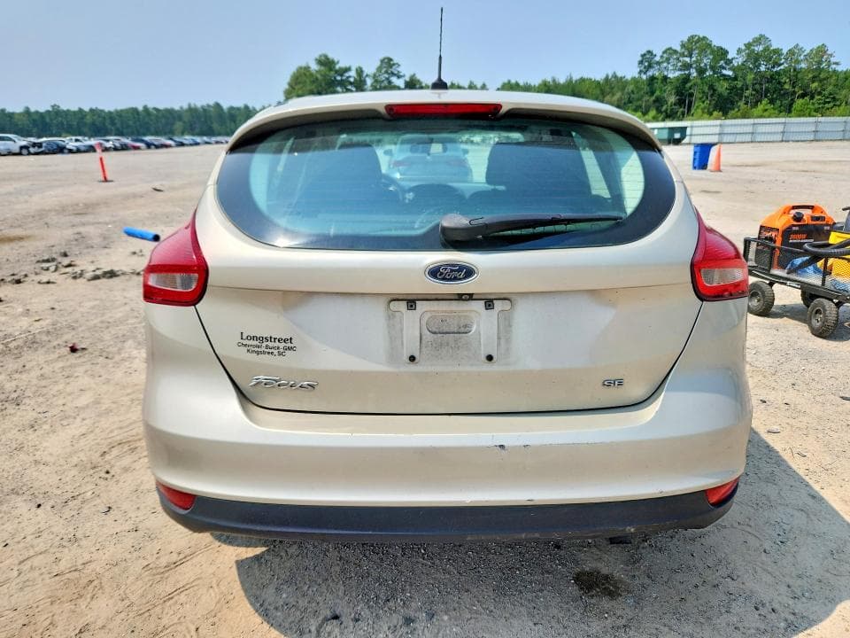 2017 FORD FOCUS SE 6